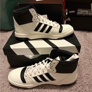 Adidas Men's Black and White Sneakers